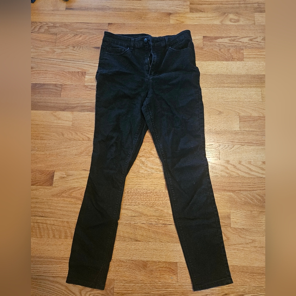 Forever 21 Black skinny jeans